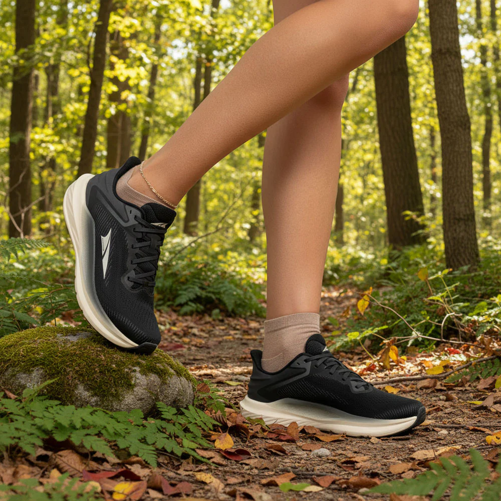 Altra - Torin 8 WIDE - Black/White - Womens - Image 2