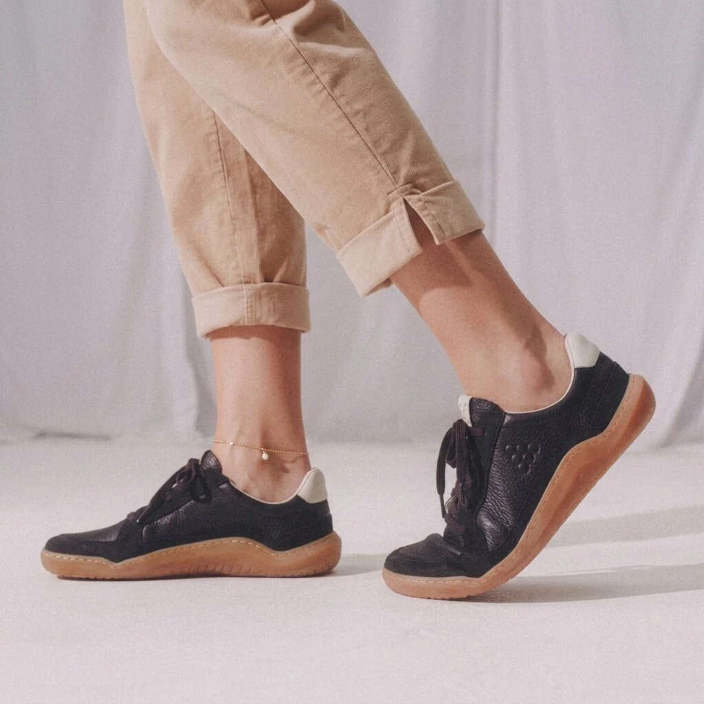 Vivobarefoot Gobi II Sneaker Premium Leather (Womens) - Obsidian - Image 2
